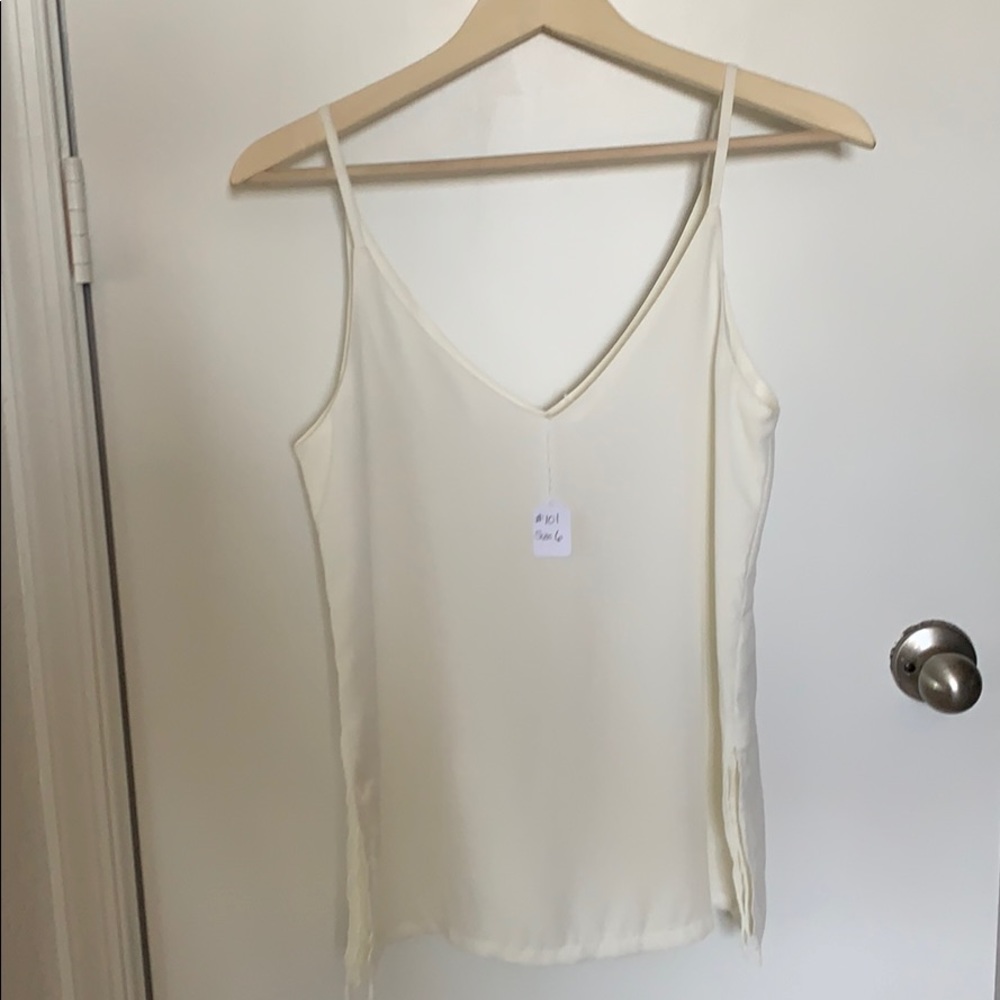 Sleeveless blouse